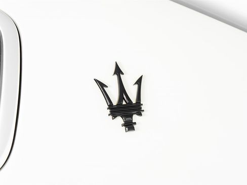 Used 2023 Maserati Ghibli Modena RWD image 30