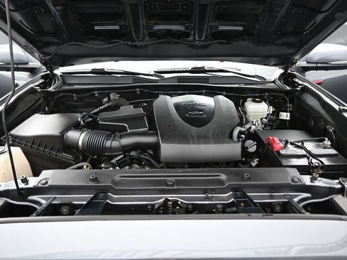 Used 2020 Toyota Tacoma TRD Pro AWD/4WD image 31