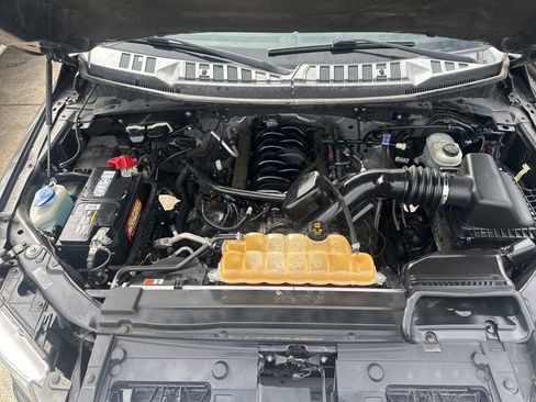Used 2015 Ford F150 Platinum w/ Equipment Group 701A Luxury AWD/4WD image 18