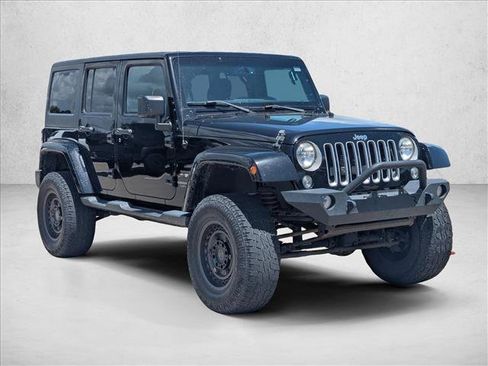 Used 2016 Jeep Wrangler Unlimited Sahara w/ Connectivity Group AWD/4WD image 3
