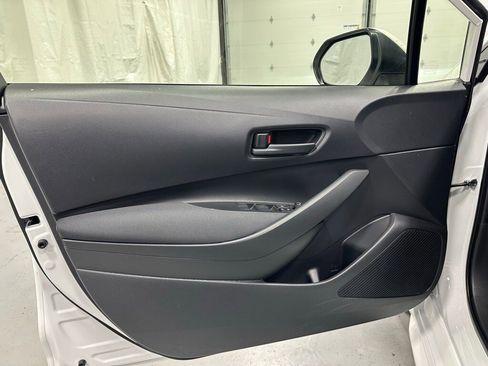 Used 2025 Toyota Corolla LE image 8