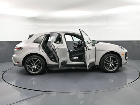 Certified 2023 Porsche Macan Turbo AWD/4WD image 34