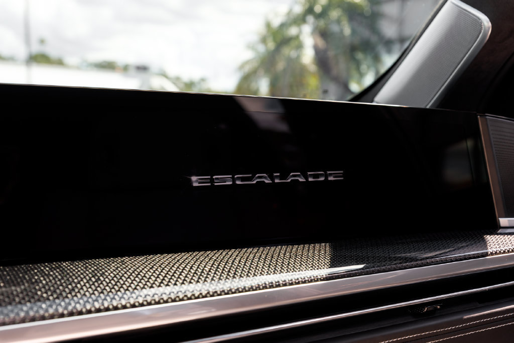 Used 2025 Cadillac Escalade ESV V AWD/4WD image 34