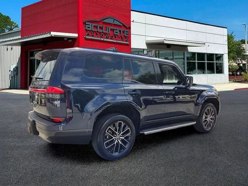 Used 2024 Lexus GX 550 AWD/4WD image 5
