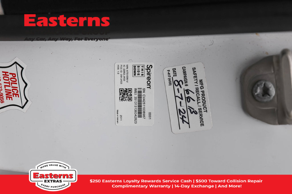 Used 2023 Chrysler Pacifica Touring-L FWD image 37