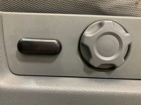 Used 2013 Ford F150 XLT w/ Luxury Equipment Group image 18