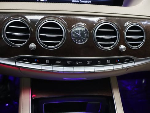 Used 2019 Mercedes-Benz S 450 Sedan image 25
