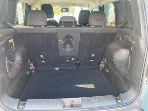 Used 2018 Jeep Renegade Latitude w/ Cold Weather Group image 22