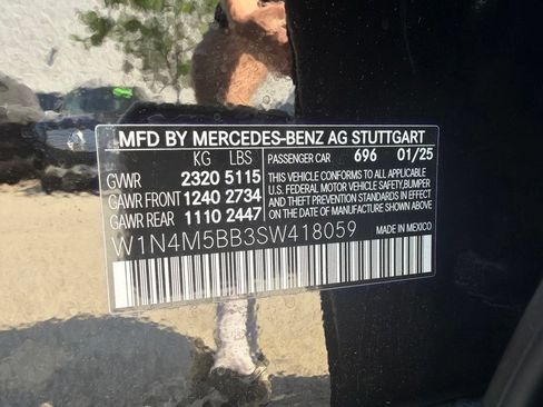 Certified 2025 Mercedes-Benz GLB 35 AMG 4MATIC image 28