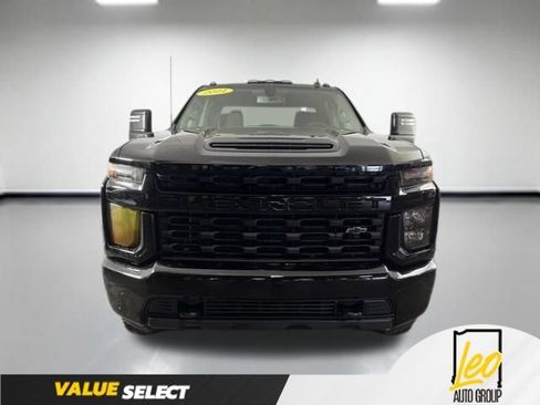 Used 2021 Chevrolet Silverado 2500 Custom w/ Custom Value Package AWD/4WD image 2