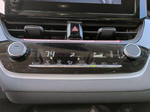 Used 2023 Toyota Corolla LE image 18