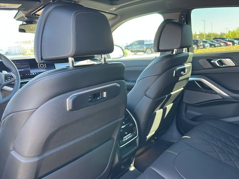 New 2026 BMW X6 xDrive40i w/ Climate Comfort Package image 14