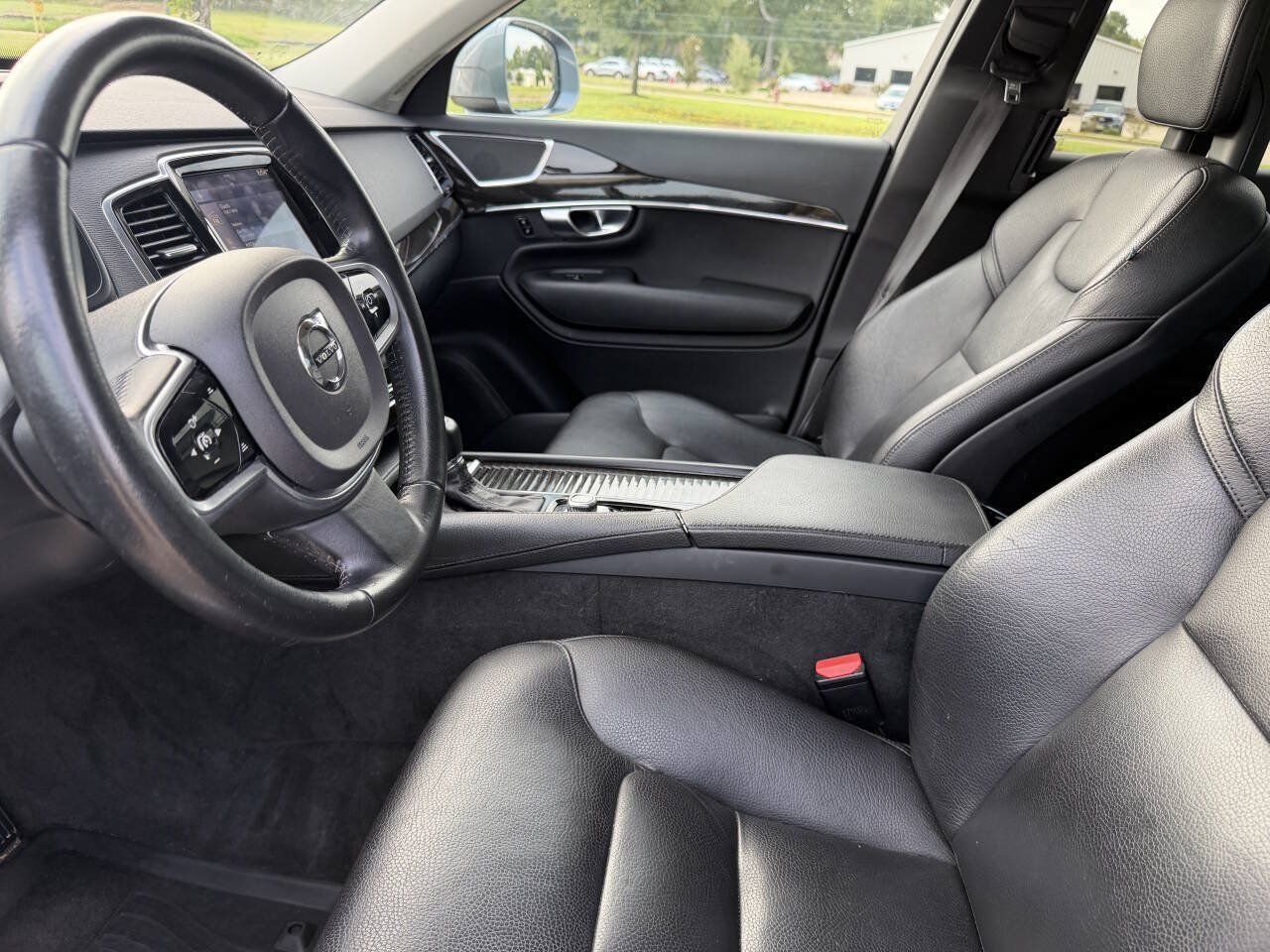 Used 2018 Volvo XC90 T6 Momentum w/ Convenience Package AWD/4WD image 30
