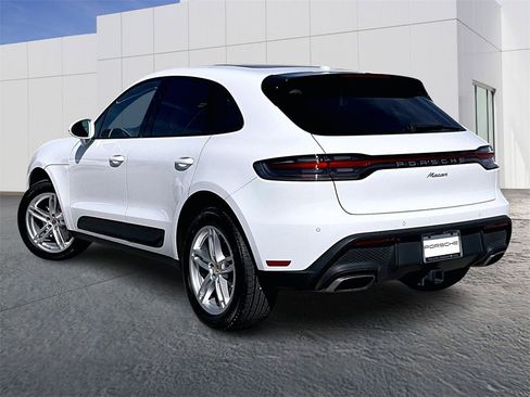 Certified 2025 Porsche Macan image 3