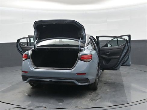 Used 2025 Nissan Sentra SR w/ SR Premium Package image 48