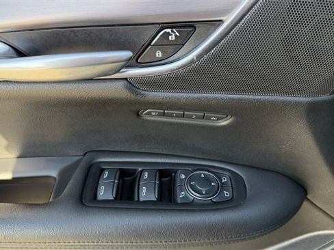 Used 2017 Cadillac XT5 Luxury image 13