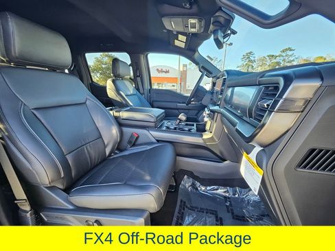 New 2025 Ford F150 Lariat w/ Equipment Group 501A Mid image 9