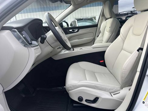 Used 2025 Volvo XC60 B5 Plus w/ Protection Package Premier image 19