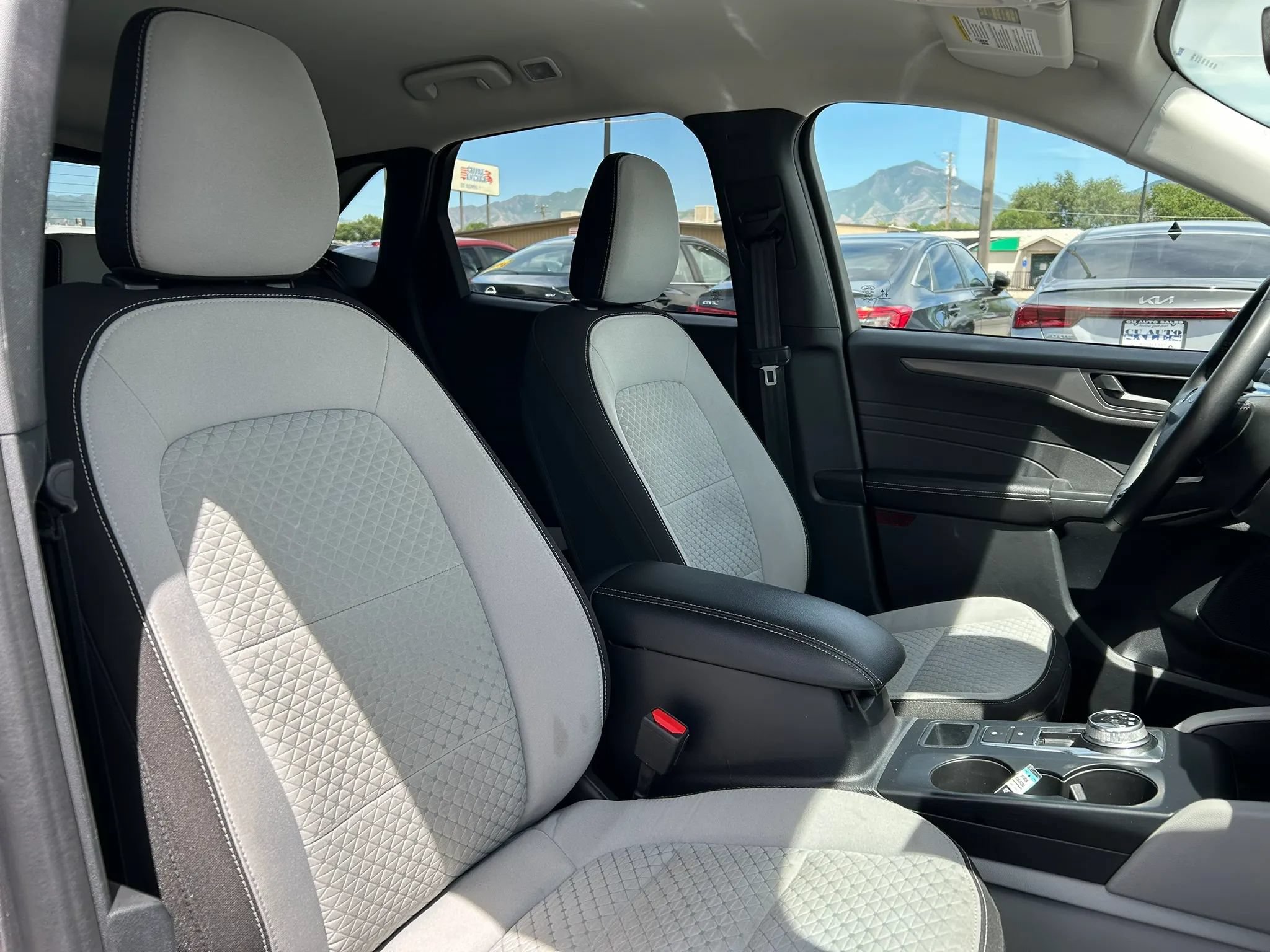 Used 2023 Ford Escape Active w/ Tech Pack #1 AWD/4WD image 16
