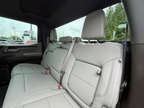 Used 2023 GMC Sierra 1500 SLT w/ SLT Premium Package AWD/4WD image 25