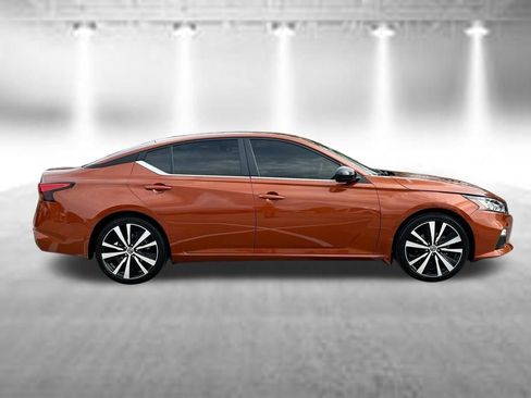 Certified 2021 Nissan Altima 2.5 SR FWD image 5