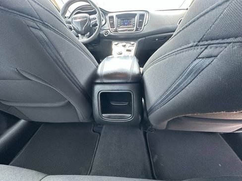 Used 2016 Chrysler 200 Limited FWD image 21
