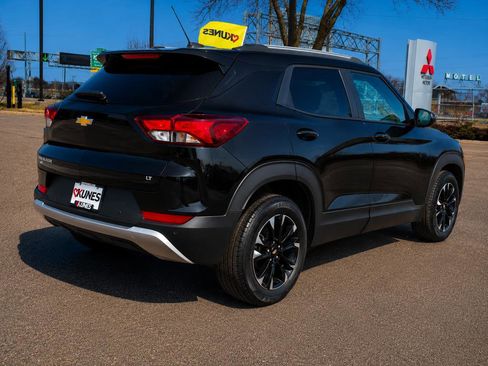 Used 2023 Chevrolet TrailBlazer LT w/ Convenience Package FWD image 9