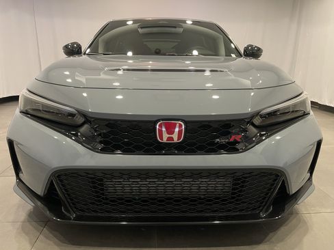 Used 2025 Honda Civic Type R image 2
