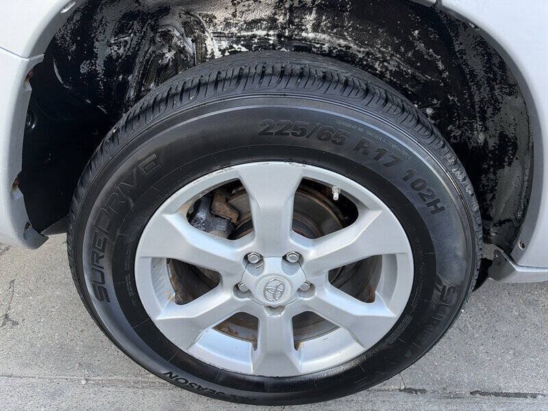 Used 2011 Toyota RAV4 Limited w/ Limited Extra Value Pkg AWD/4WD image 14