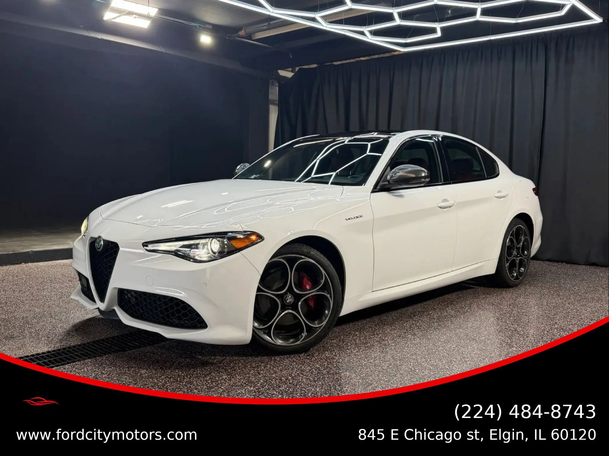 Used 2022 Alfa Romeo Giulia Veloce AWD/4WD image 1