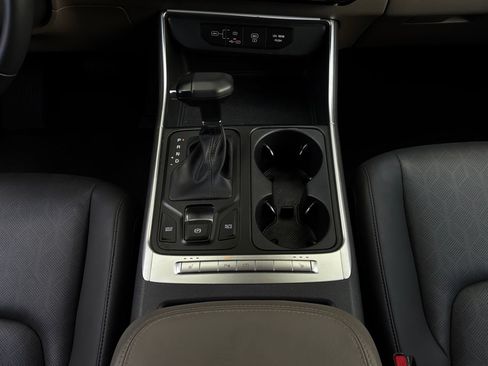 Used 2026 Kia Carnival FWD image 16