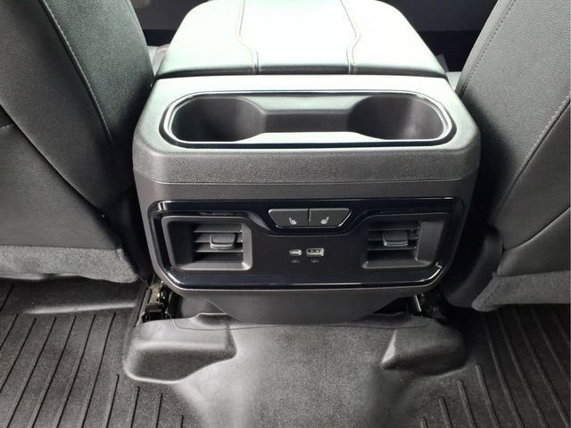Used 2023 GMC Sierra 1500 AT4 w/ Technology Package AWD/4WD image 16