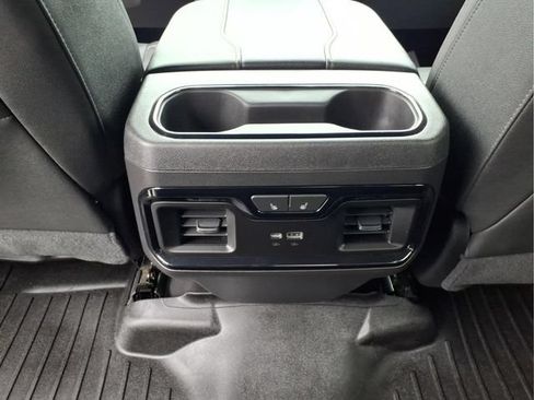 Used 2023 GMC Sierra 1500 AT4 w/ Technology Package AWD/4WD image 16