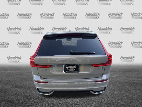 Used 2025 Volvo XC60 B5 Plus image 9