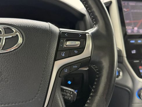 Used 2018 Toyota Land Cruiser AWD/4WD image 26