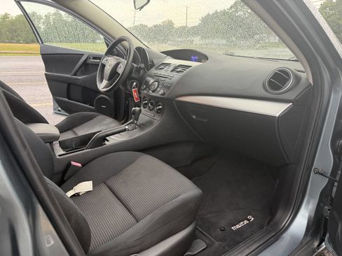 Used 2012 MAZDA MAZDA3 i Touring FWD image 17