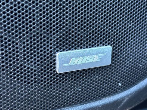 Certified 2023 GMC Acadia SLT image 18