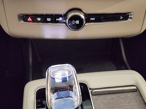 New 2026 Volvo XC90 T8 Ultra w/ Protection Package Premier image 19