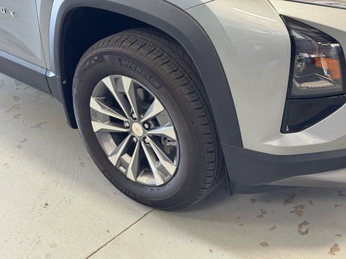 Used 2026 Chevrolet Equinox LT w/ Convenience Package II image 4