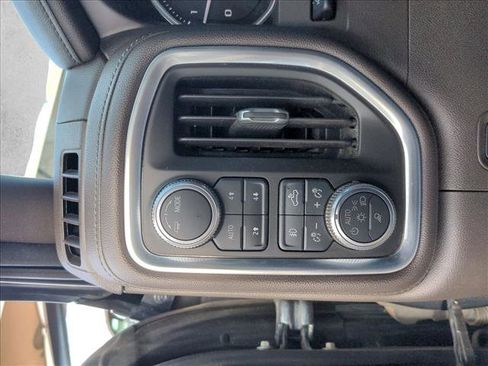 Used 2020 GMC Sierra 2500 Denali w/ Denali Ultimate Package AWD/4WD image 14
