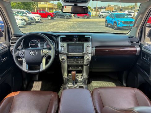 Used 2018 Toyota 4Runner Limited AWD/4WD image 28