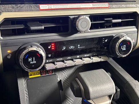 New 2026 Toyota Tacoma Limited AWD/4WD image 32