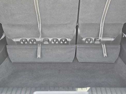 Used 2024 Chrysler Pacifica Touring FWD image 32