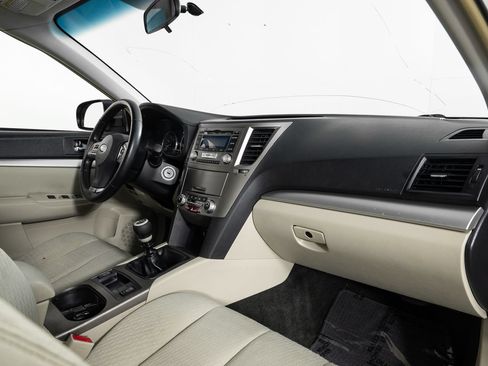 Used 2012 Subaru Outback 2.5i Premium w/ All-Weather Pkg AWD/4WD image 26