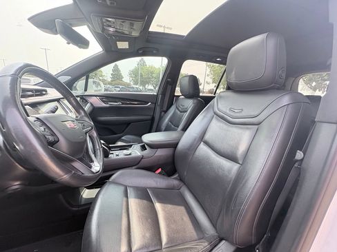 Used 2020 Cadillac XT6 Premium Luxury FWD image 6