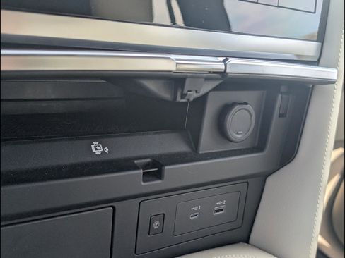 Used 2024 INFINITI QX80 Sensory w/ All-Season Package image 20