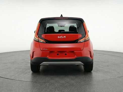 Used 2025 Kia Soul LX w/ LX Technology Package image 7