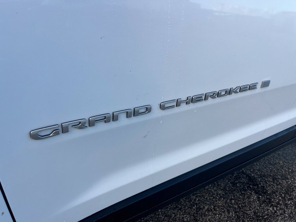 Used 2024 Jeep Grand Cherokee Laredo X w/ Luxury Tech Group I AWD/4WD image 21