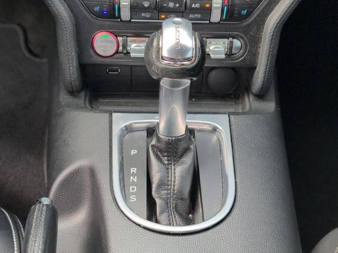 Used 2019 Ford Mustang Premium image 21