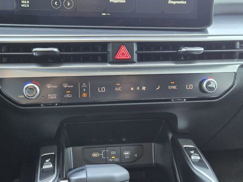 New 2026 Kia Sorento S w/ S Panoramic Sunroof Package image 14